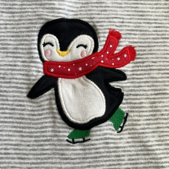 Long Sleeve Carter’s Baby Penguin Onesie Size 18 Months - Picture 3 of 5